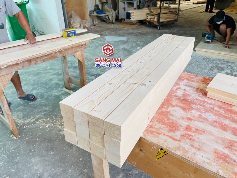 Thanh gỗ thông vuông 6cm x 6cm x dài 120cm + láng mịn 4 mặt