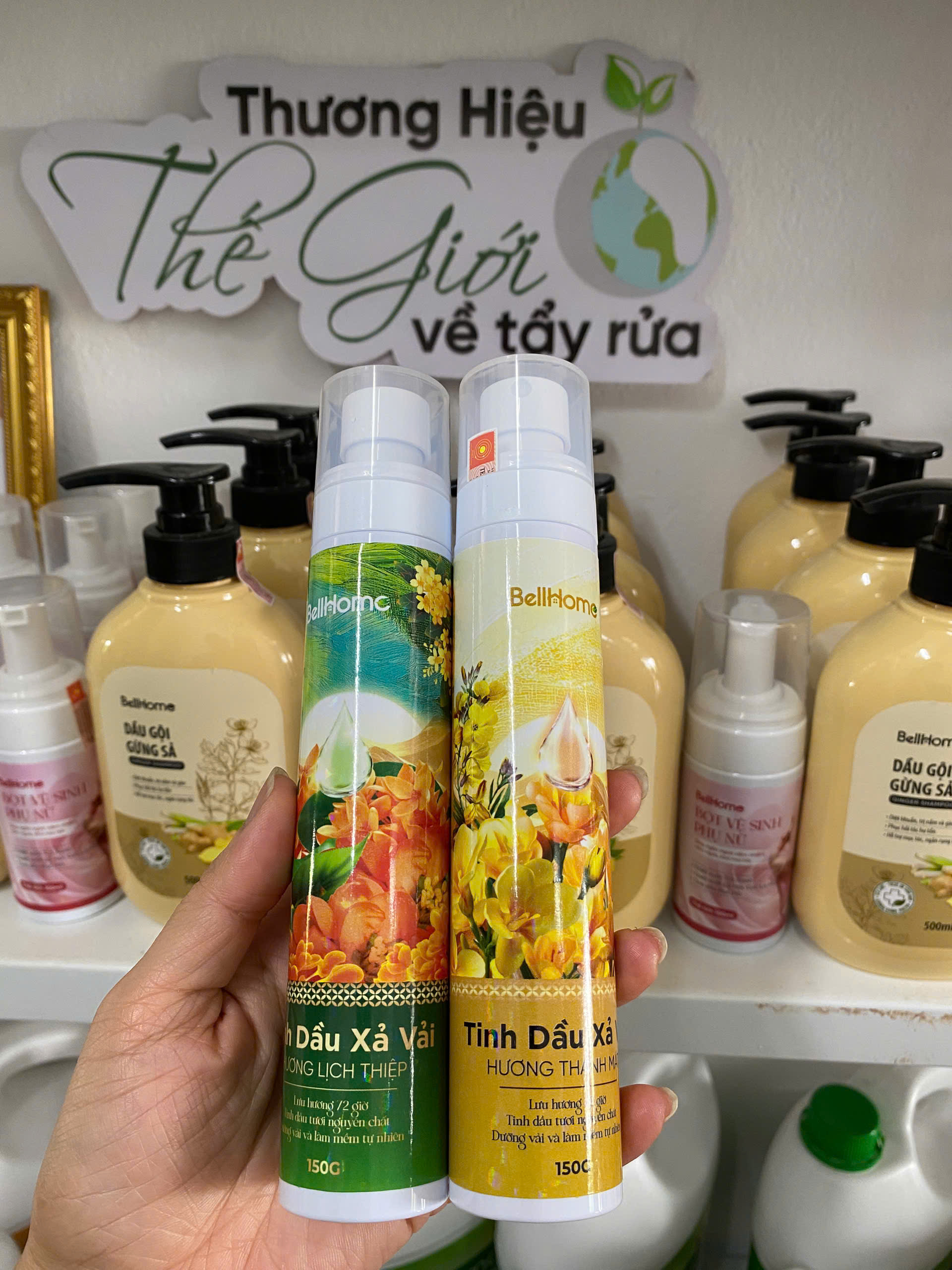Tinh dầu xả vải Bell Home vàng 150g, Mềm vải, kháng khuẩn, hương thanh mát, lưu hương suốt ngày dài