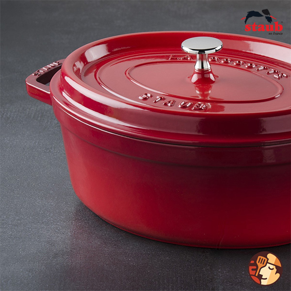 Nồi gang oval Staub 27 cm - Màu đỏ cherry