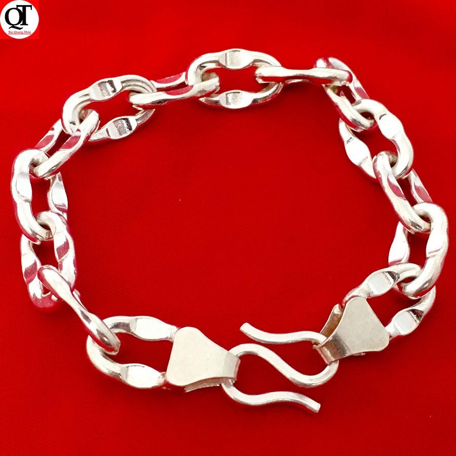 Vòng tay nam Bạc Quang Thản kiểu lắc mềm mắt đơn dập độ dài từ 18-20cm trọng lượng 9,5 chỉ chất liệu bạc ta không xi mạ.