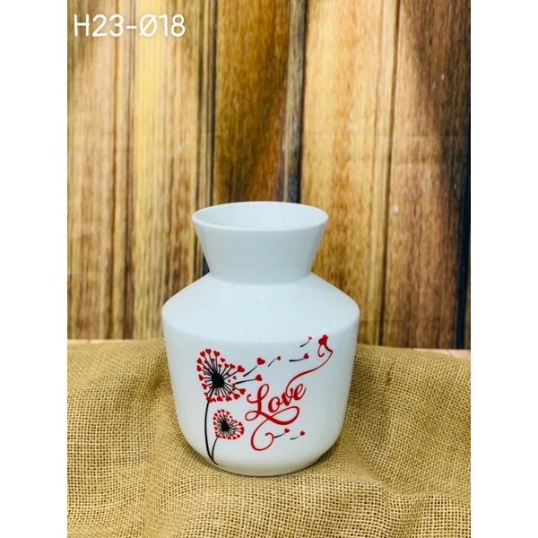 Bình cắm hoa dáng vai vuông, men sứ xương. Gốm sứ Bát Tràng.