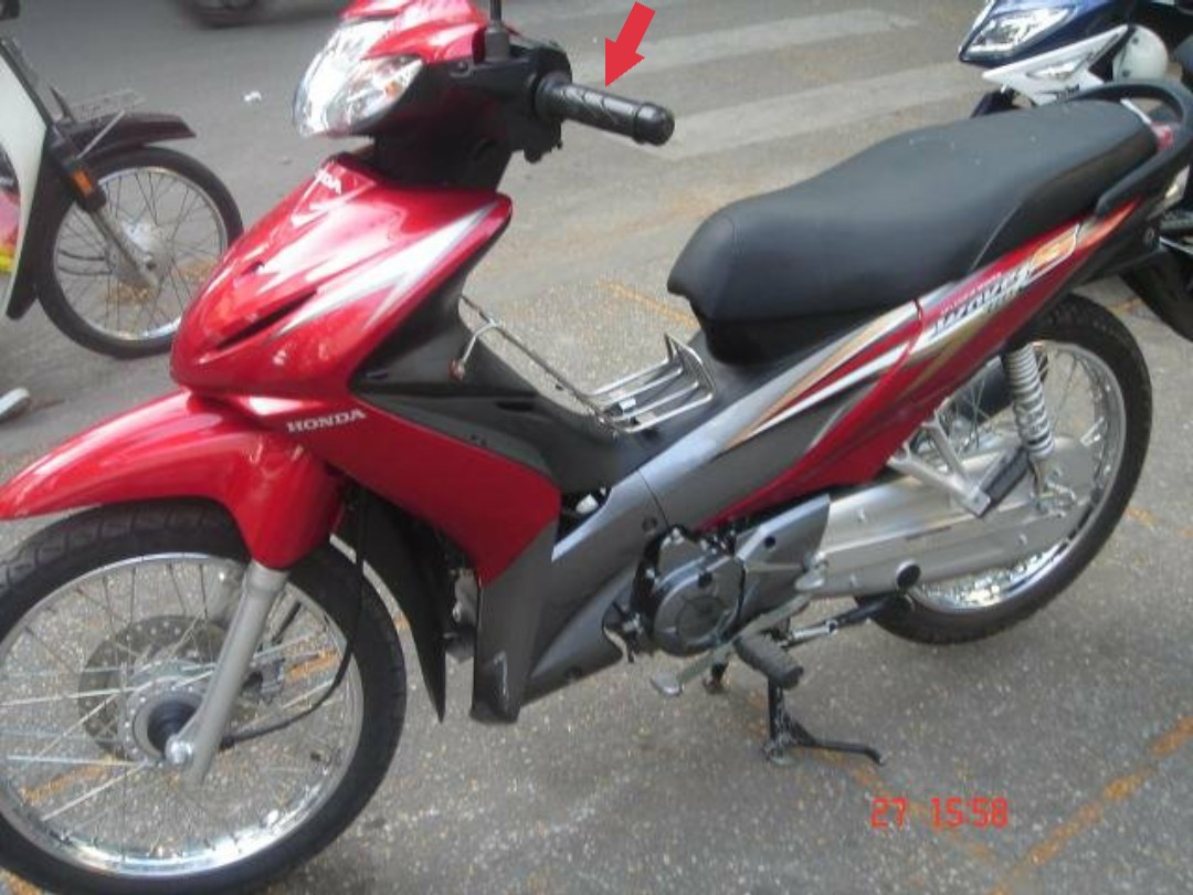 {GIÁ CỰC TỐT} Đôi tay cầm dành cho xe Wave anpha, Wave S110, Vision &amp; LEAD - Chất liệu cao su, cho bạn cảm giác lái xe an toàn - TKA-8492