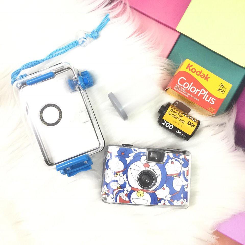 Máy ảnh chụp được dưới nước . Máy ảnh chụp film lomo có thể chụp dưới nước , máy không cần pin lắp vào chụp luôn.