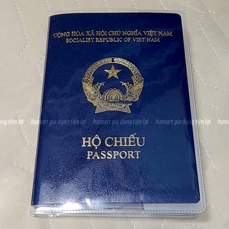 Vỏ Bọc Hộ Chiếu PVC Bao Passport Cover Chống Bụi Bẩn Trong Suốt Có Ngăn Đựng Thẻ Tiện Lợi