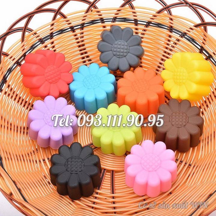 Bộ 10 khuôn silicon làm bánh, rau câu, bánh bông lan, bánh da lợn hình hoa cúc 3 lớp – Mã số 1158