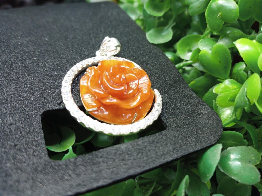 Mặt dây chuyền cao cấp