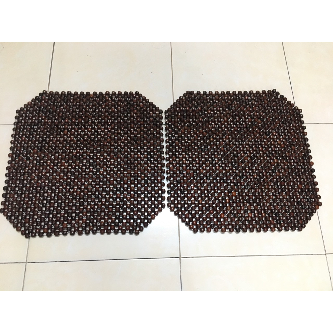 Combo 2 Lót ghế ô tô hạt gỗ trắc bóng hạt 12ly - Kích thước 45cm x45cm - Hình thật