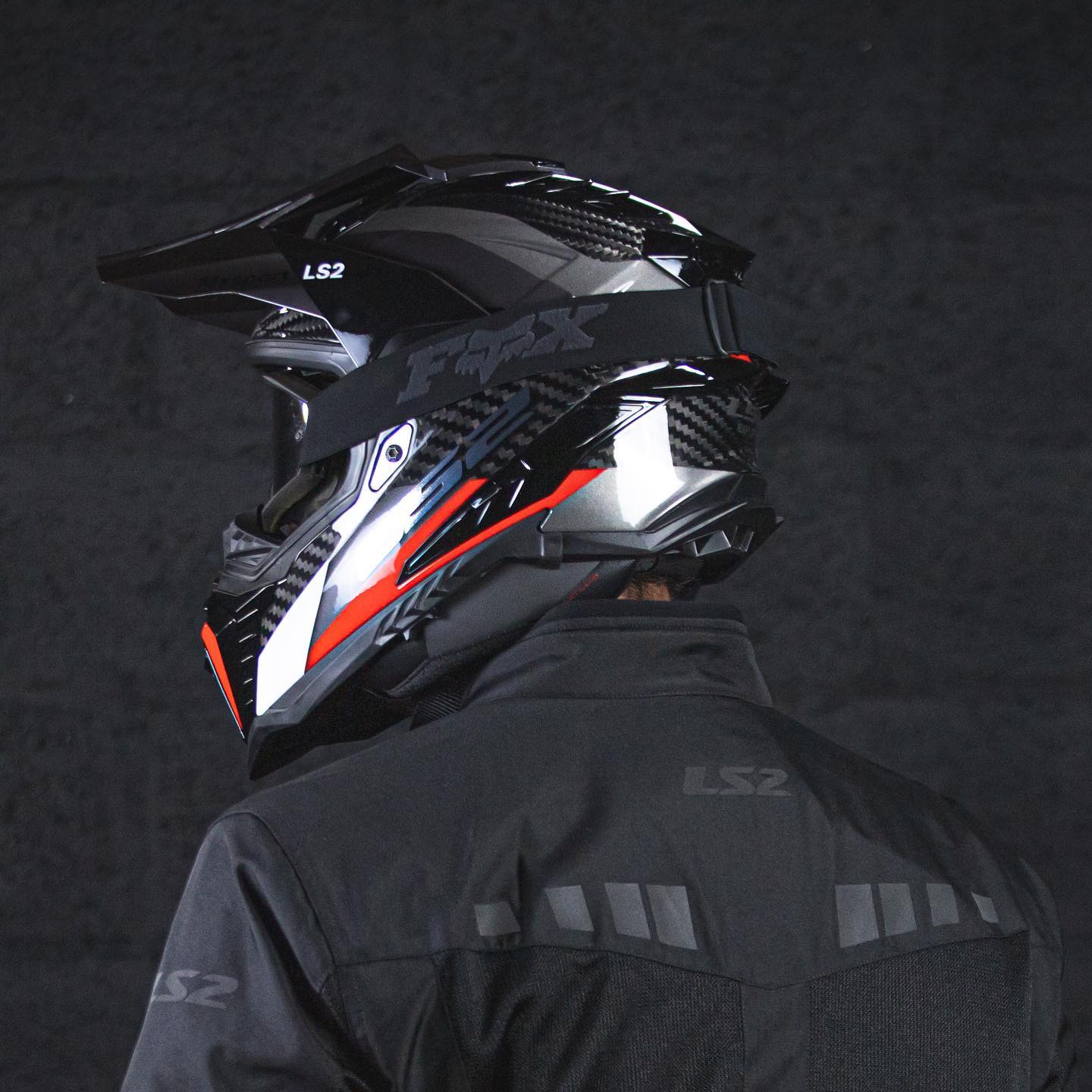 MŨ BẢO HIỂM CÀO CÀO DUAL SPORT LS2 MX701 EXPLORER CARBON - GARA20