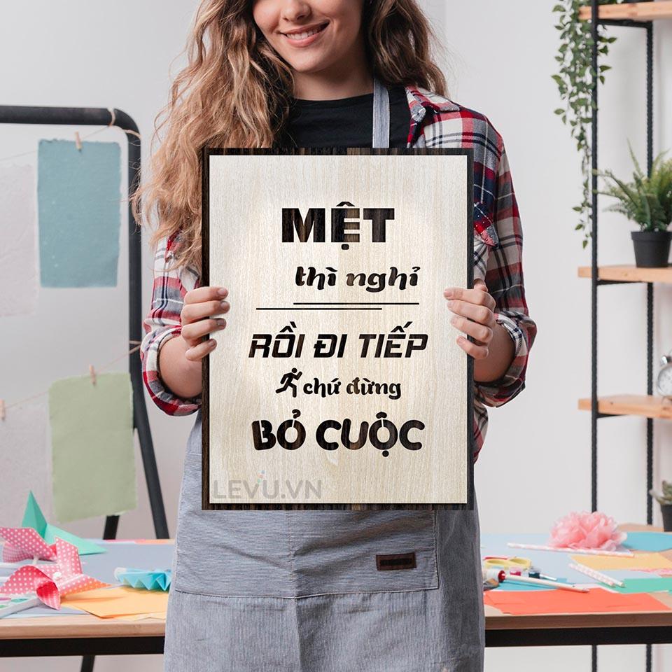 Tranh gỗ treo tường LEVU LV035 "Mệt thì nghỉ rồi đi tiếp chứ đừng bỏ cuộc"