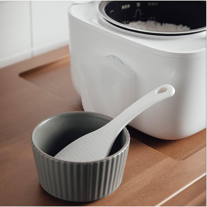 Muôi xới cơm kèm giá đựng hít chân không hàng Nhật