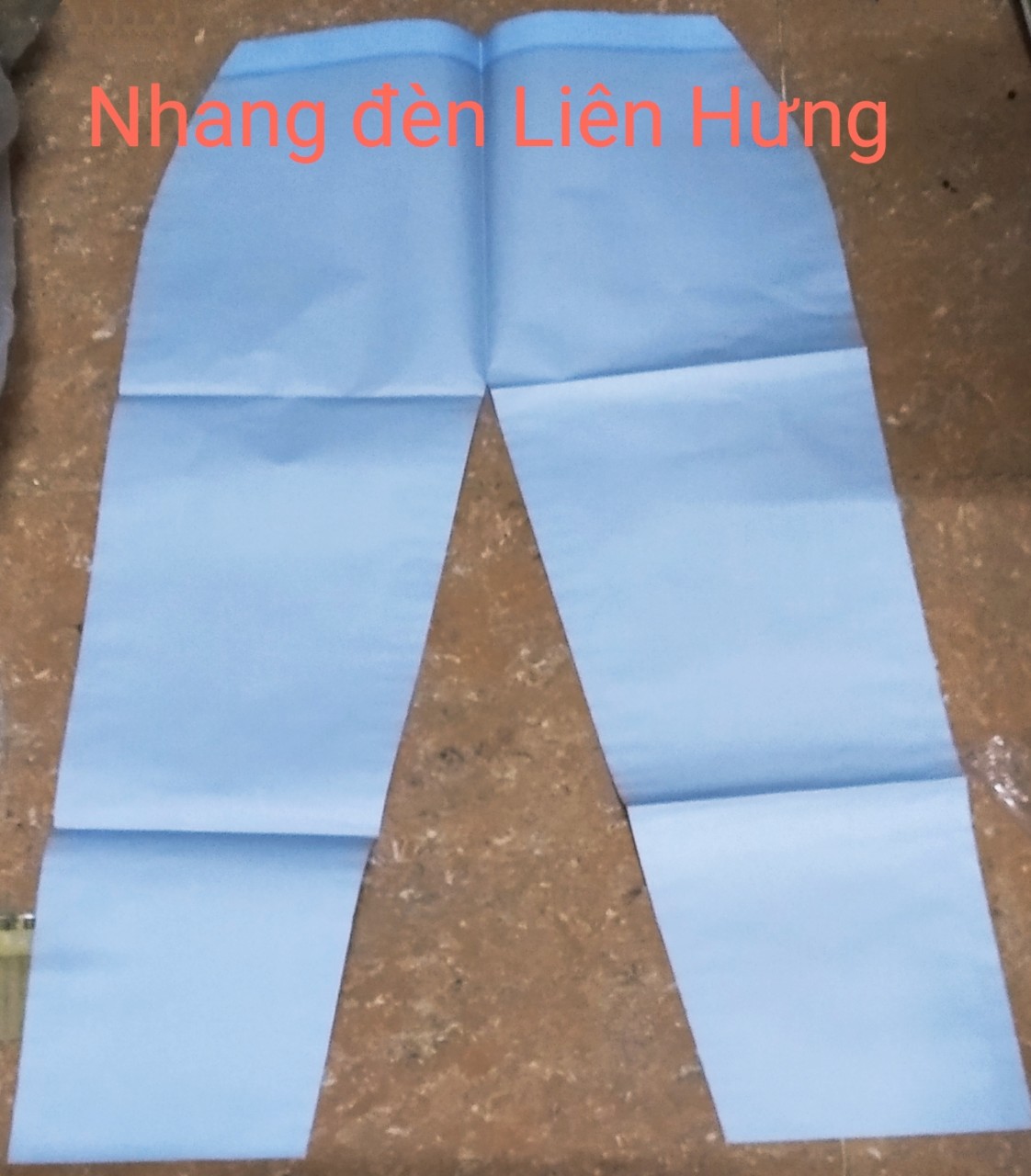 1 bộ áo tràng bằng giấy vàng mã