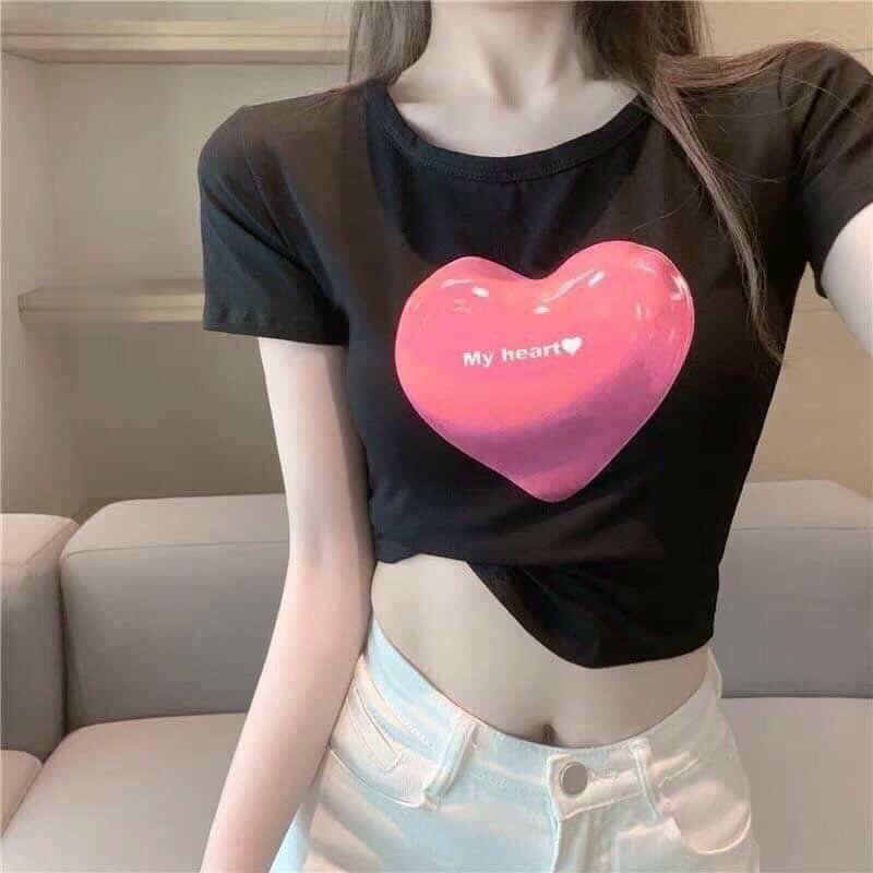 Áo Croptop nữ in hình trái tim hồng