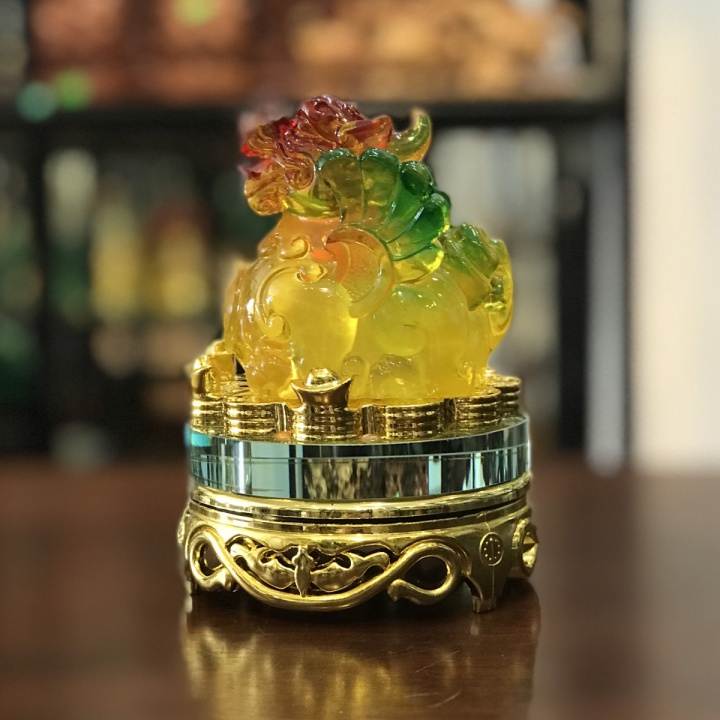 Tỳ Hưu Phong Thủy Lưu Ly Vàng Đế Kiếng Xoay