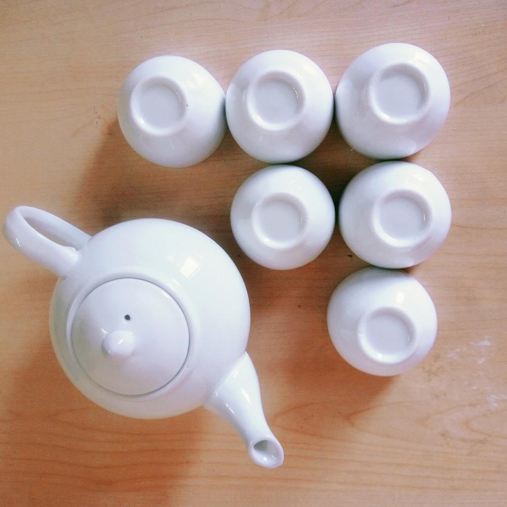 Bộ ấm trà Bát Tràng dáng bẹt cỡ nhỡ 450ml, chén (ly) không tai/quai