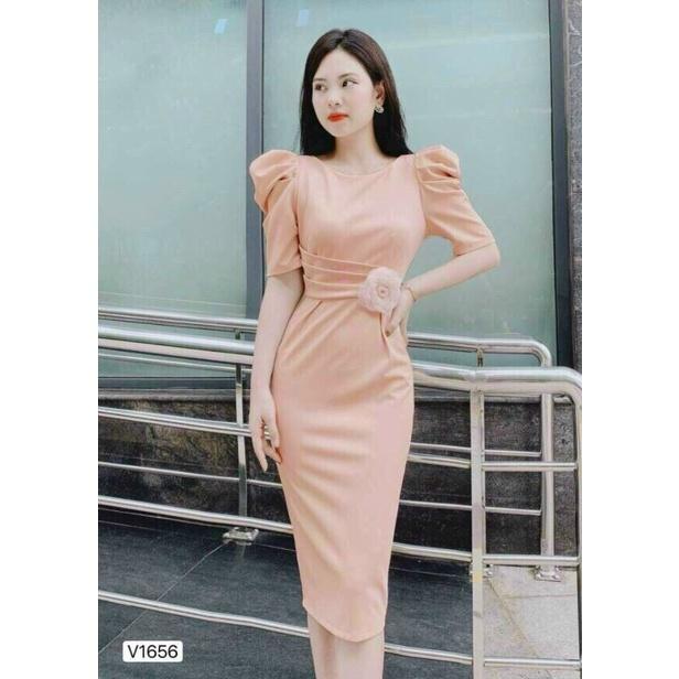 Đầm Ôm Body Xếp Ly Eo Kèm Hoa Gài Sang Trọng, Gam Màu Tôn Da, Nhẹ Nhàng, Thanh Lịch