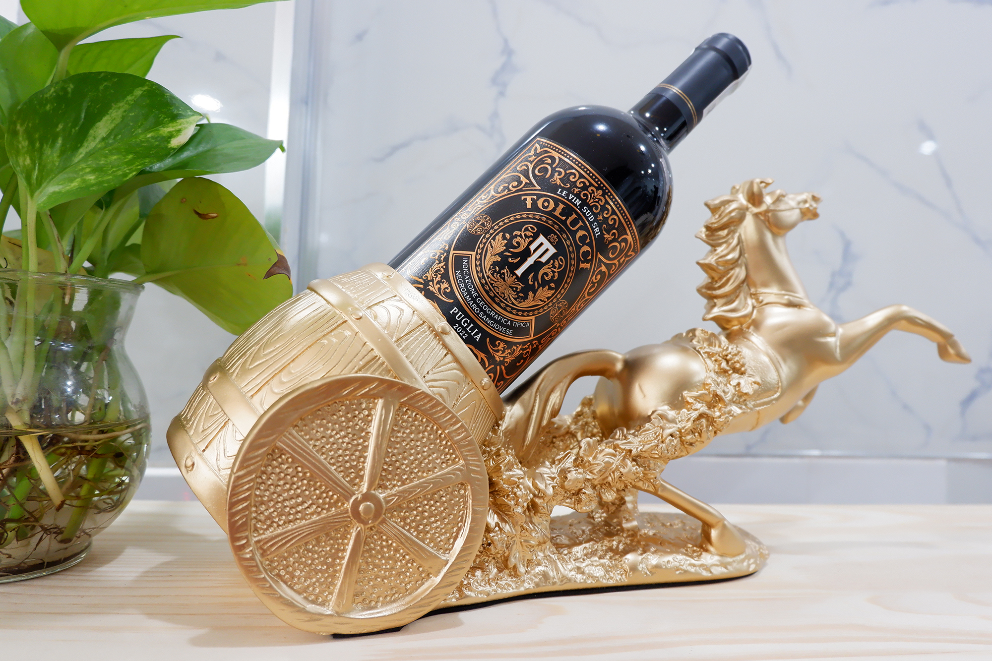 Kệ rượu vang mã đáo thành công vàng