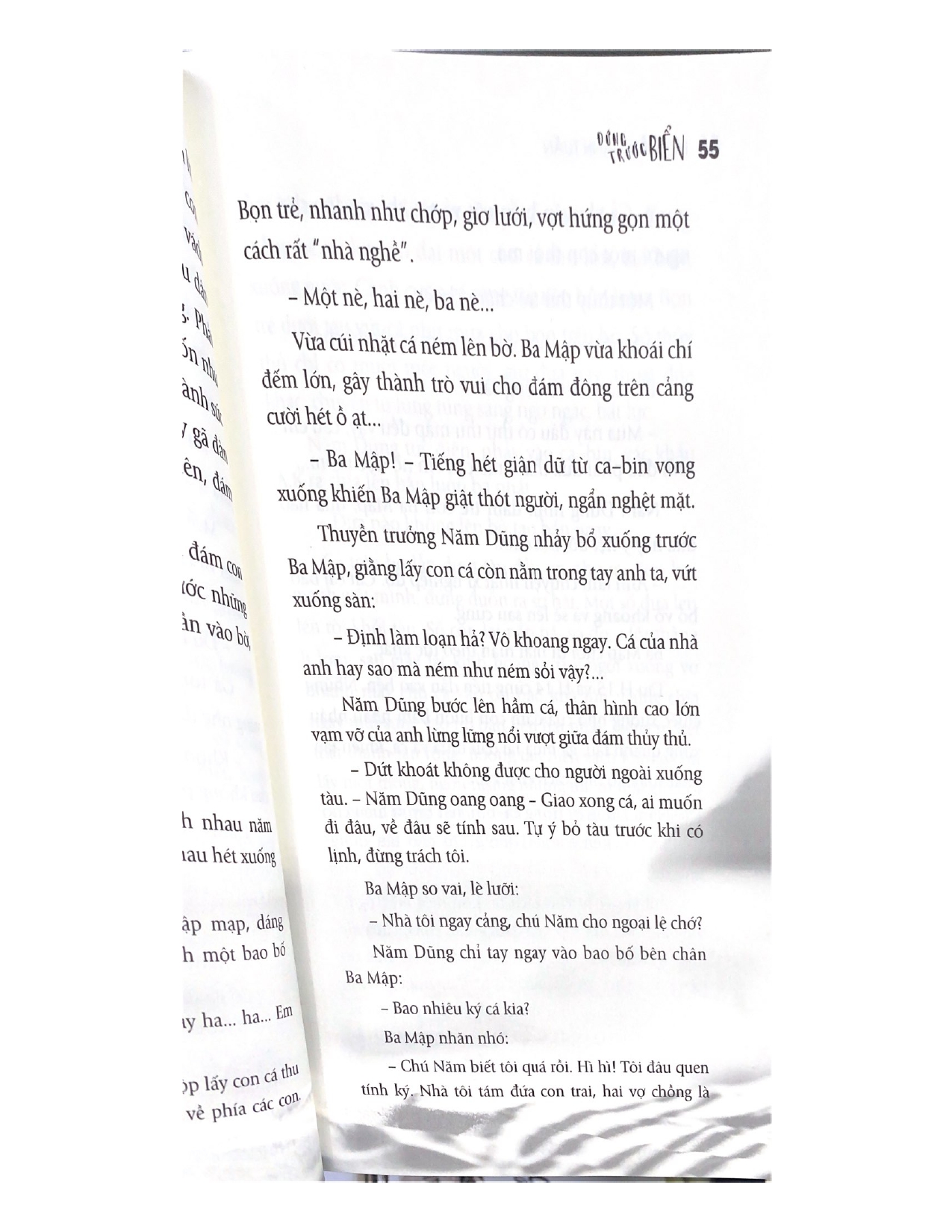 Sách Đứng Trước Biển