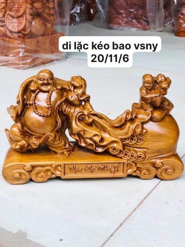 Tượng Phật Di Lặc Kéo Bao Để Trên Xe Ô Tô Nơi Làm Việc - Gỗ Bách Xanh ngang 20cm