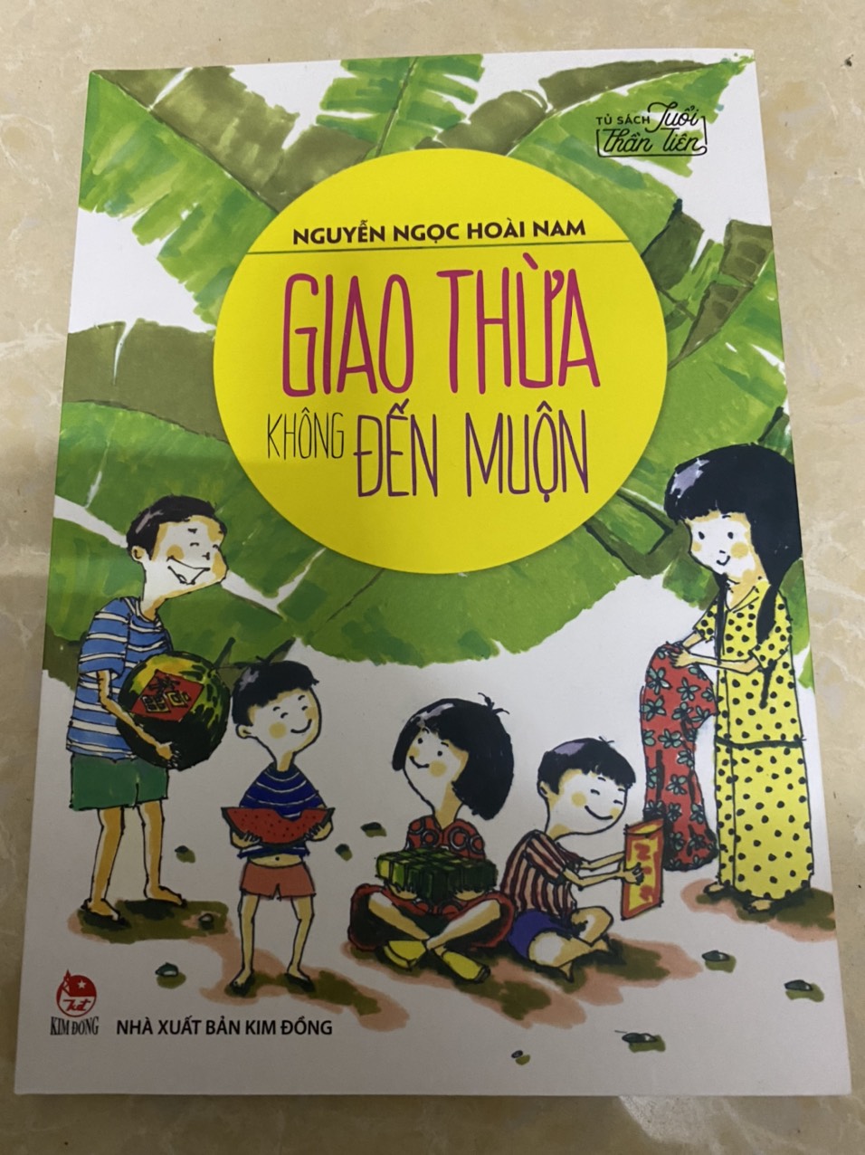 Combo 02 cuốn sách tết: Ngọn lửa đêm ba mươi, giao thừa không đến muộn