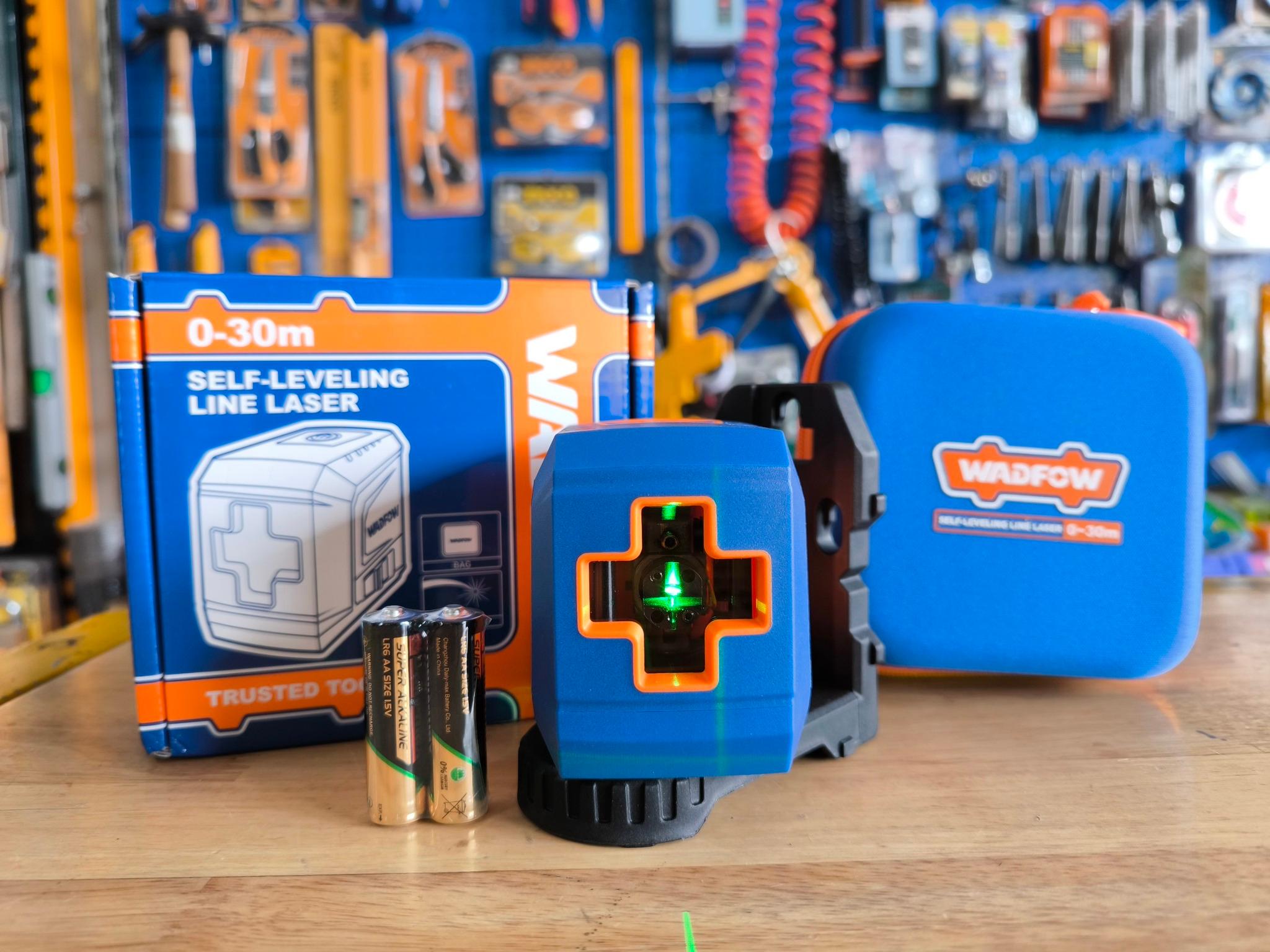 MÁY ĐO MỨC CÂN BẰNG TIA LADE (2 TIA XANH) WADFOW WLE2M02 - HÀNG CHÍNH HÃNG