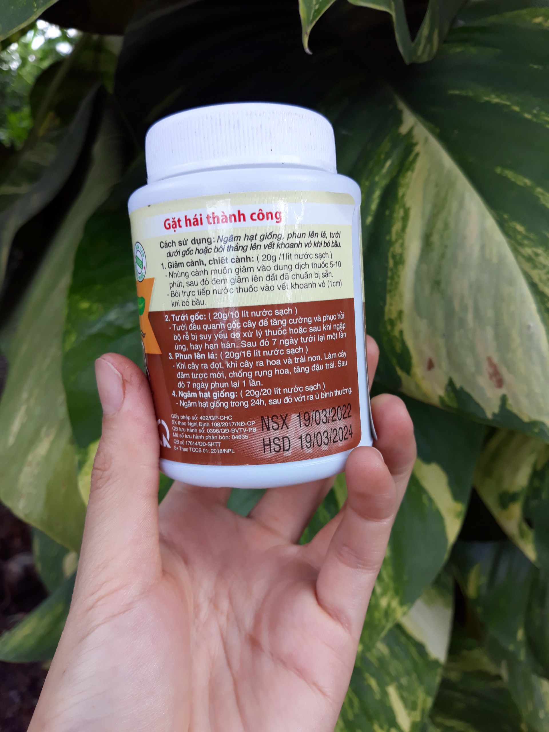 Phân bón N3M Phú Lâm hủ 100 gram kích ra rễ cực mạnh, dưỡng lá mọc chồi sử dụng cho hoa kiểng, rau màu