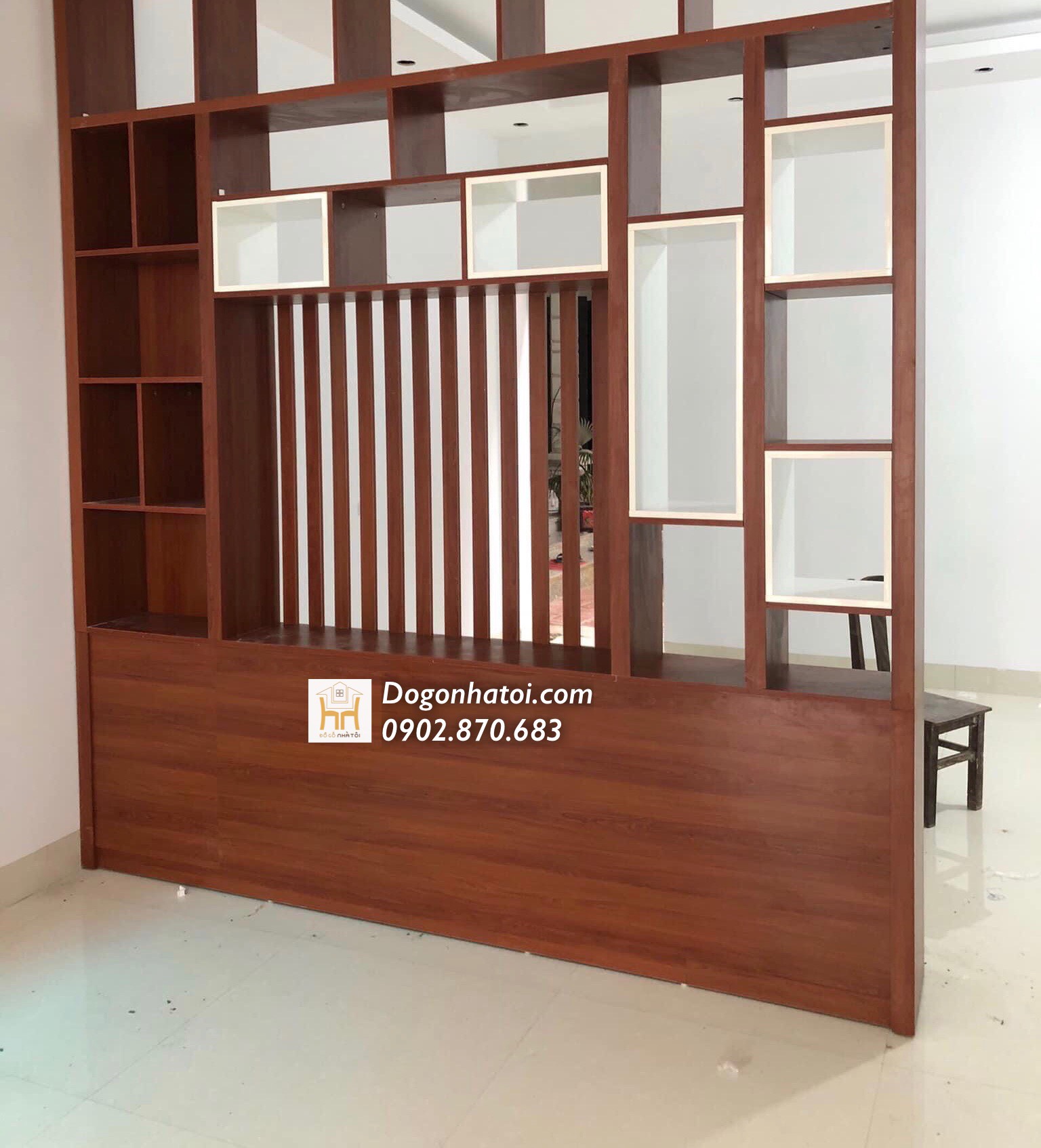 Kệ Tivi Kèm Vách Ngăn Phòng Khách Đẹp 2m2 X 2m2 - TR628