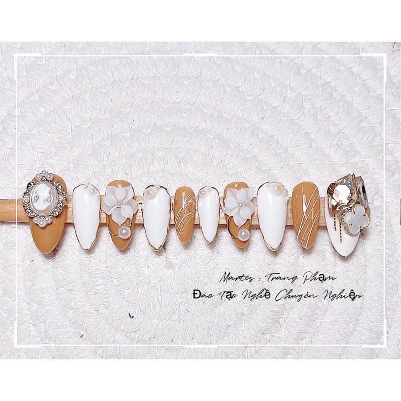 Hoa cúc charm trắng