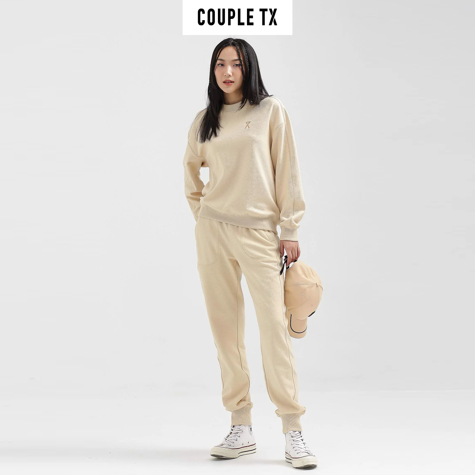 COUPLE TX - Áo Sweater Nữ Vải Gân Chéo Thêu Typo Túi WSW 2017