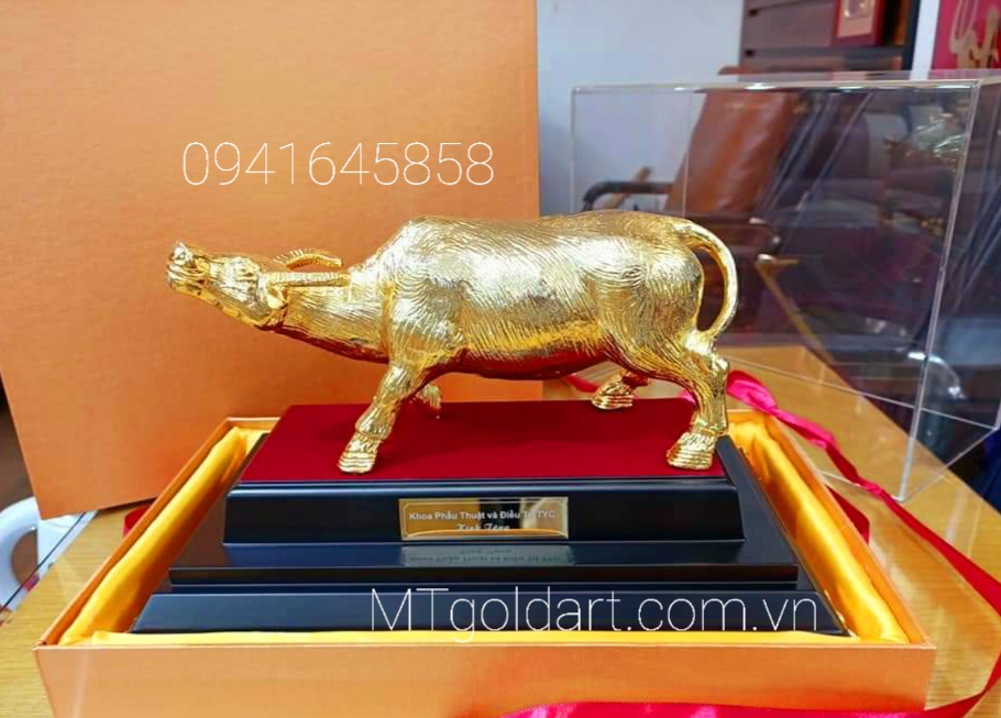 Tượng trâu dát vàng 24k( 32x30x20cm) MT Gold Art- Hàng chính hãng, trang trí nhà cửa, phòng làm việc, quà tặng sếp, đối tác, khách hàng, tân gia, khai trương