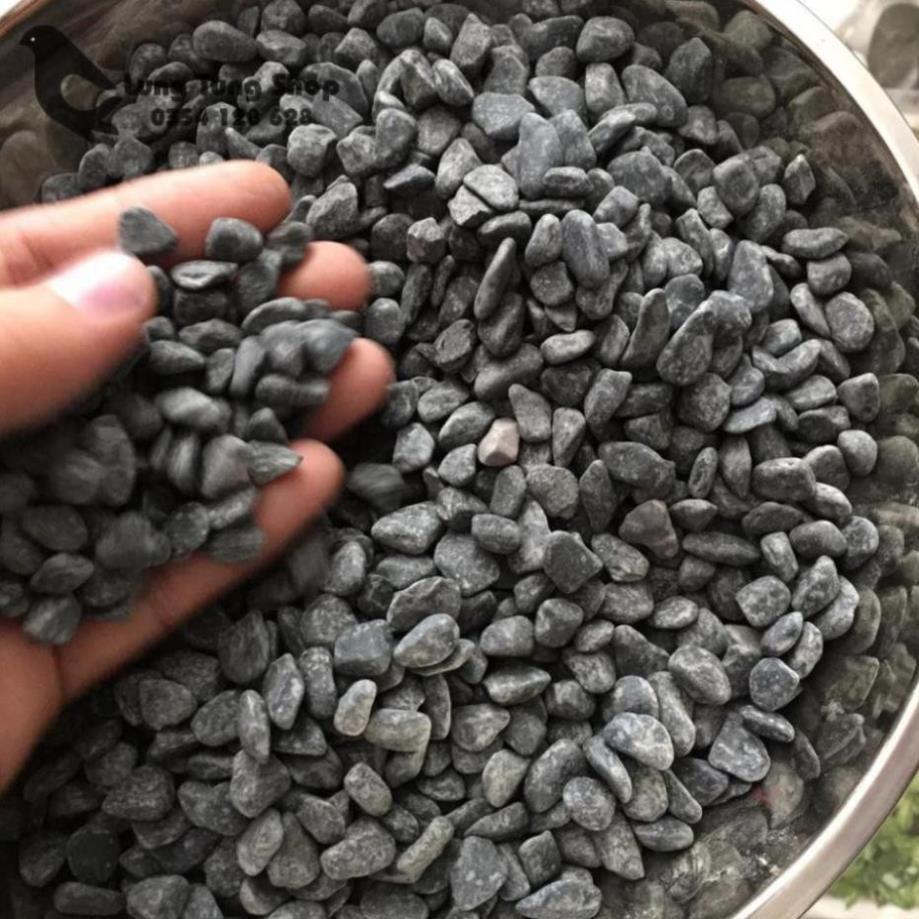 10 kg sỏi đen cỡ 0,5 - 1 cm mỗi viên, dùng trang trí rải sân vườn, chậu cây, lọc nước, bể cá