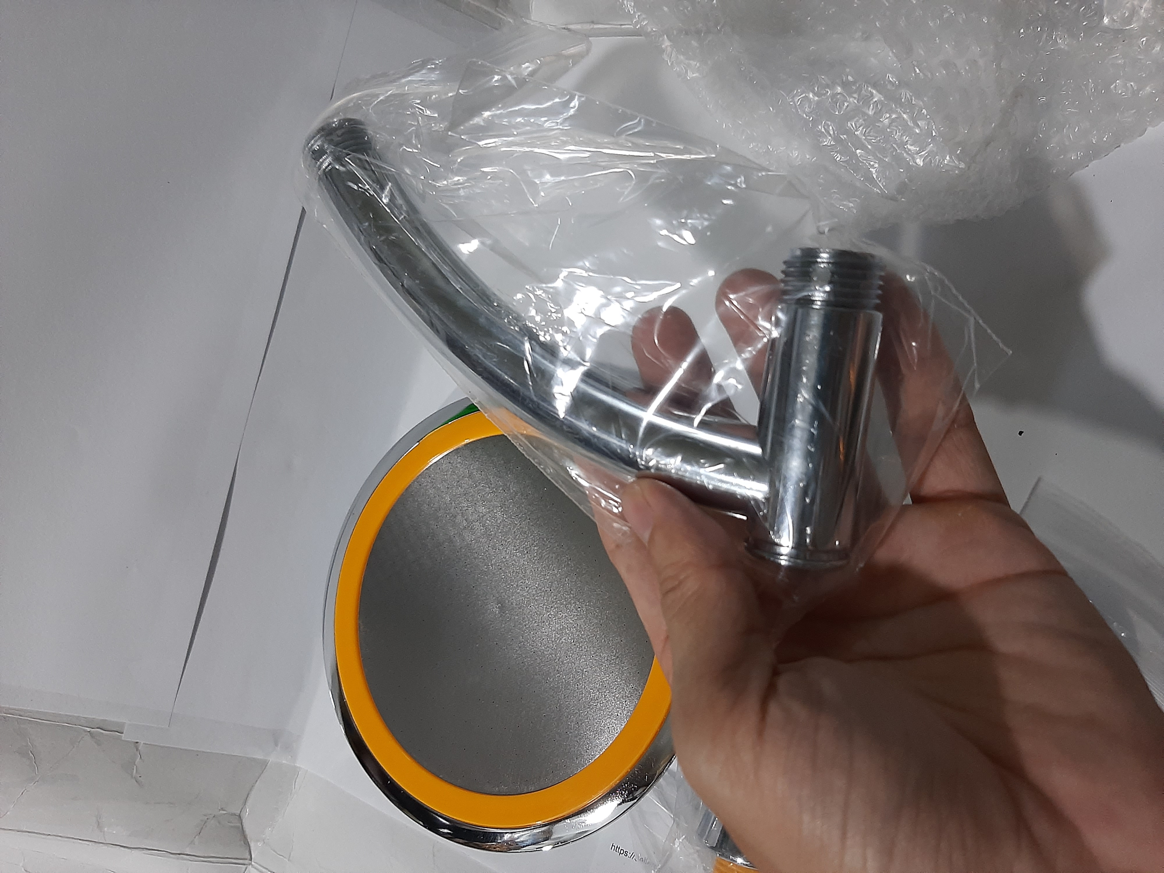 Bộ vòi sen tắm tăng áp lực nước Inox javal tiện lợi, cao cấp