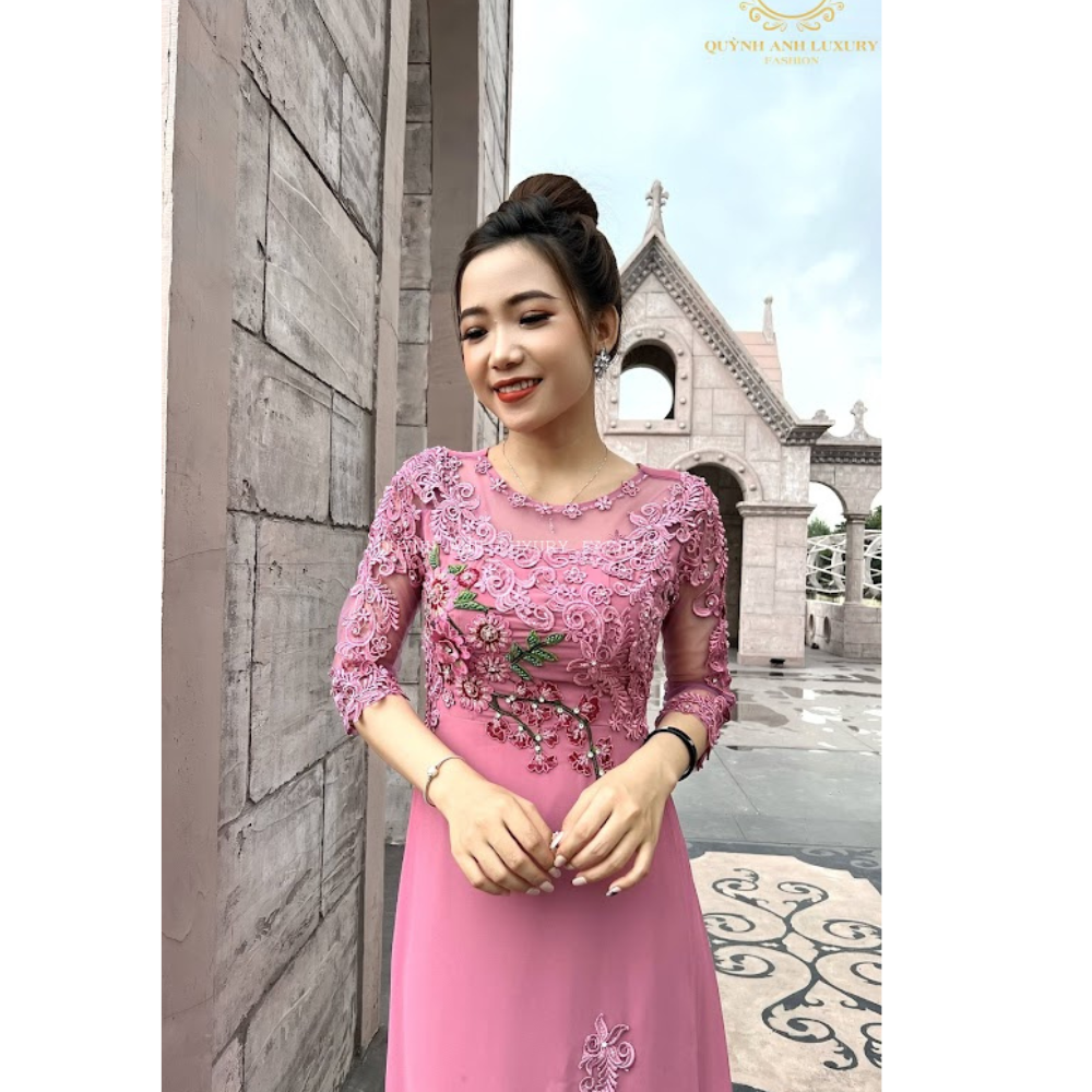 Áo dài bà sui màu hồng cao cấp sang trọng cho mẹ mặc làm ngồi sui đẹp trong ngày cưới các con