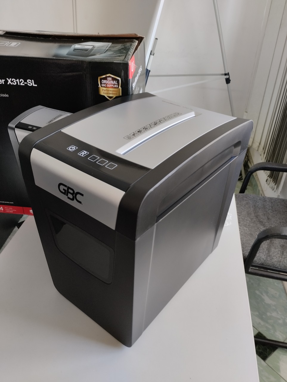 Máy Hủy Tài Liệu GBC ShredMaster X312-SL - Hàng Chính Hãng