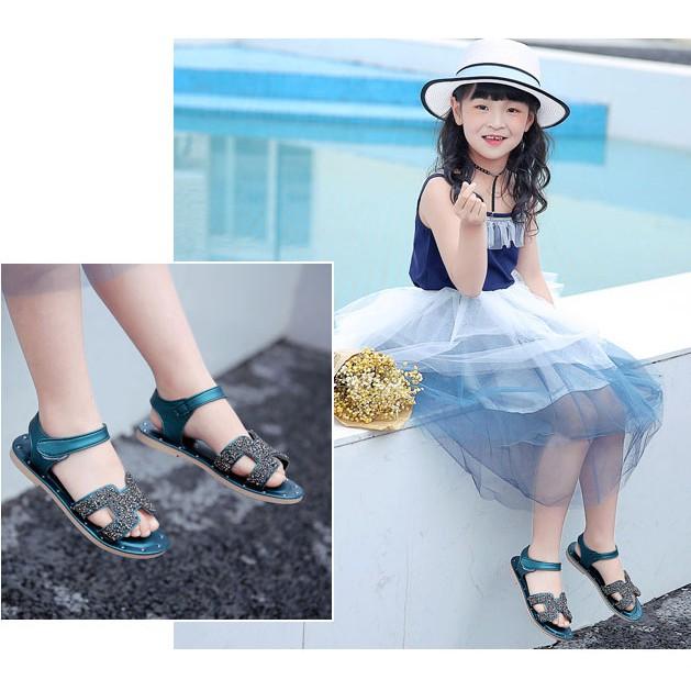 Sandal bé gái đính đá chữ H 20779