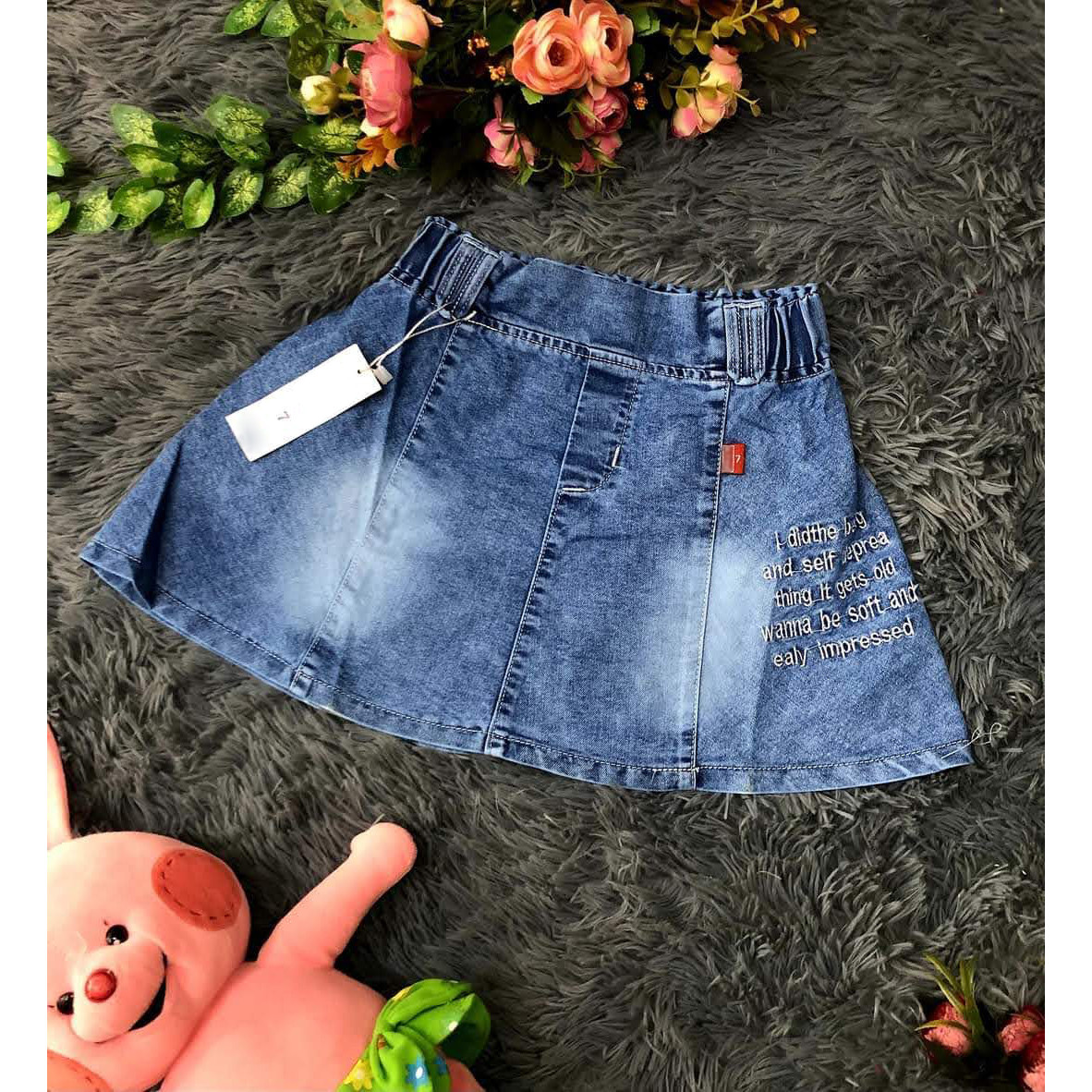 Chân váy jeans chữ thuê xòe siêu cưng
