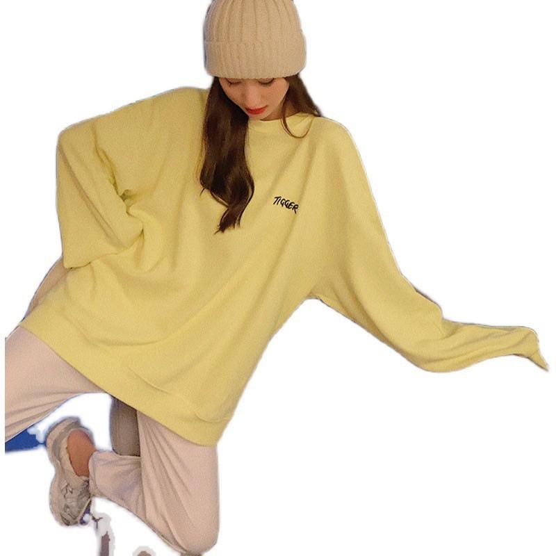 Áo Phông Dài Tay Phom Rộng Thêu Chữ