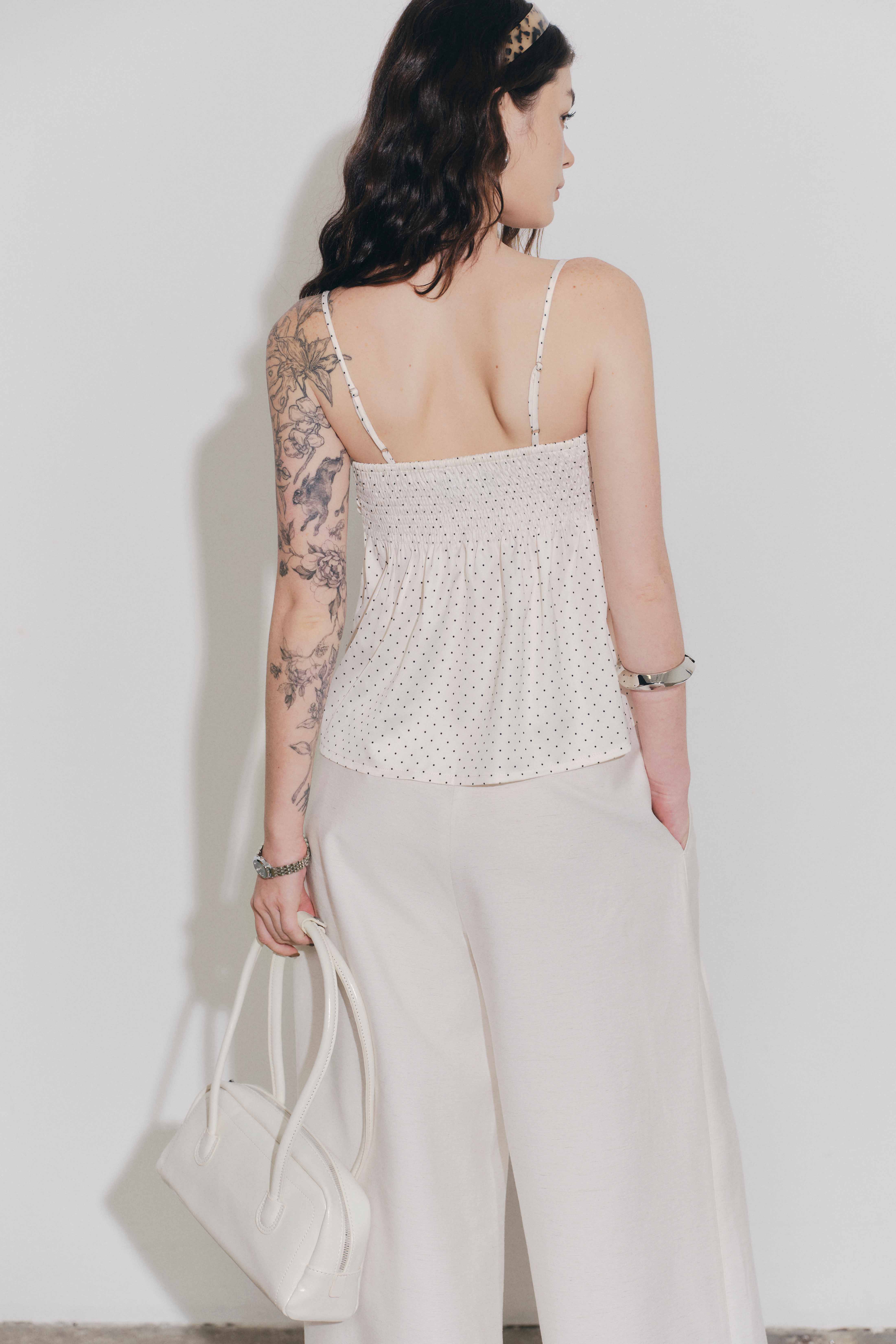 DOTTIE - Áo kiểu 2 dây đính nơ - Kem - T1136