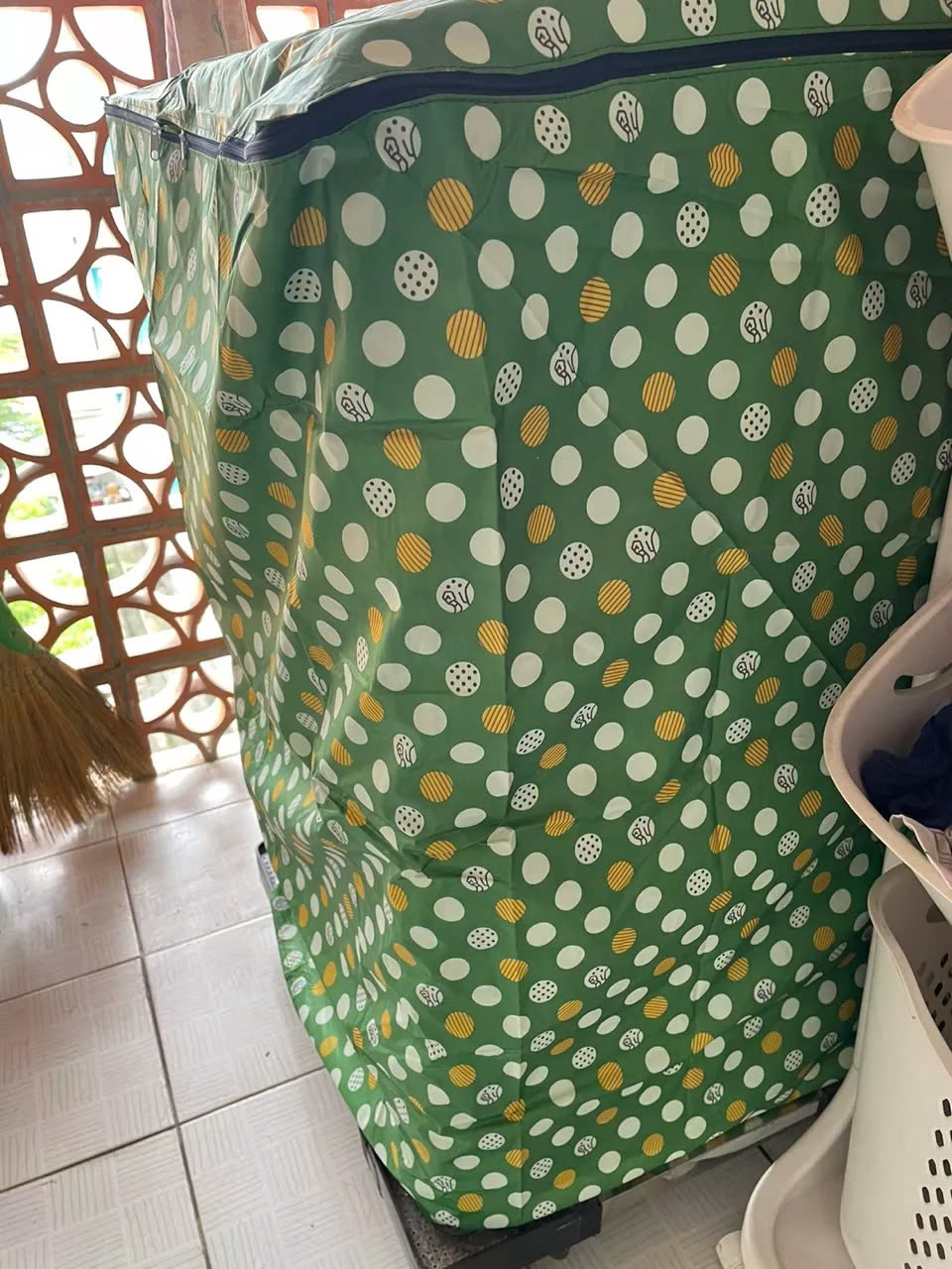 Áo trùm máy giặt cửa trên cho máy từ 11 - 15kg , vải dù cao cấp chống thấm nước , bảo vệ máy khỏi bụi bẩn , mưa - nắng  giao màu ngẫu nhiên