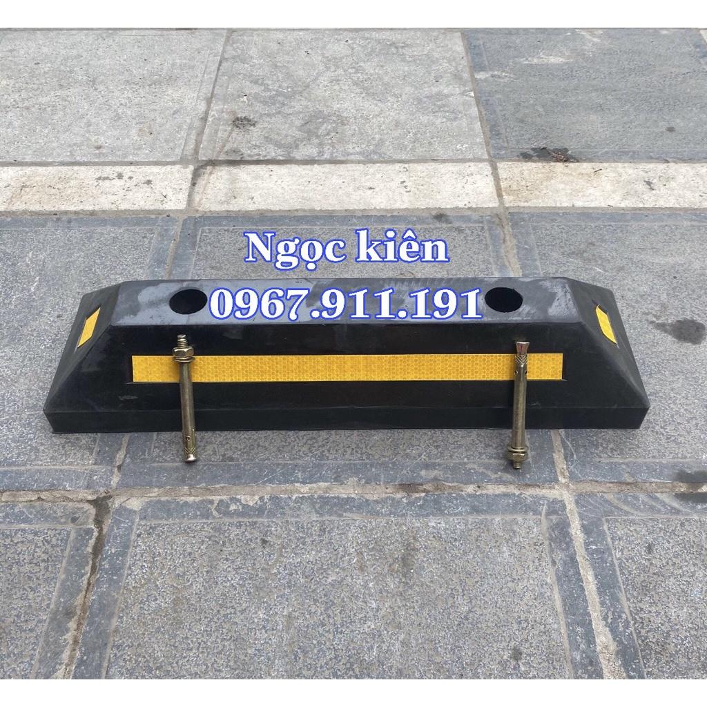 Bộ chặn lốp xe cố định 2 chiếc kèm đinh vít,chặn lùi sau xe