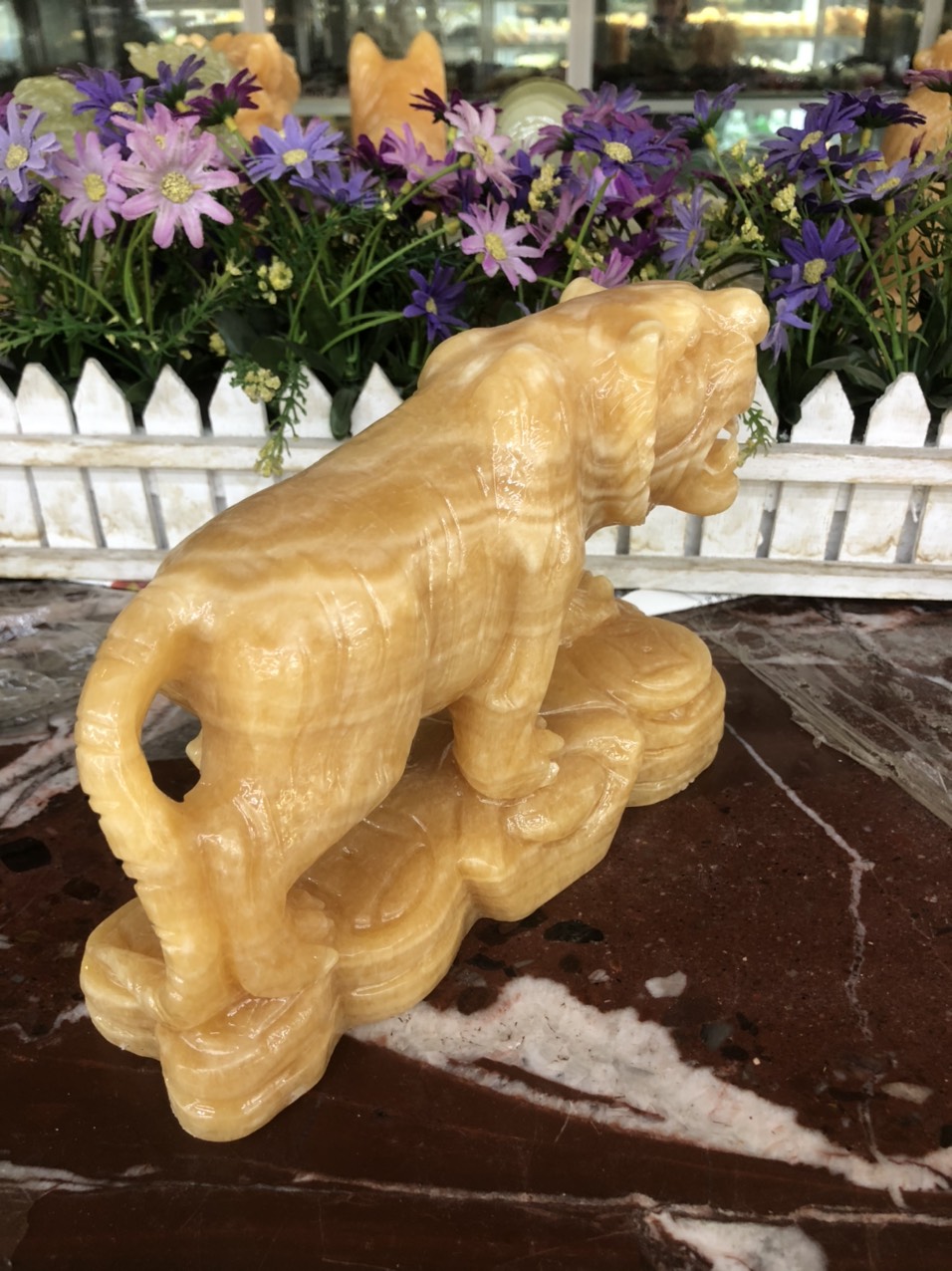 Tượng con Cọp, Hổ giáp phong thủy đá ngọc hoàng long trang trí phòng khách, bàn làm việc - Dài 20 cm