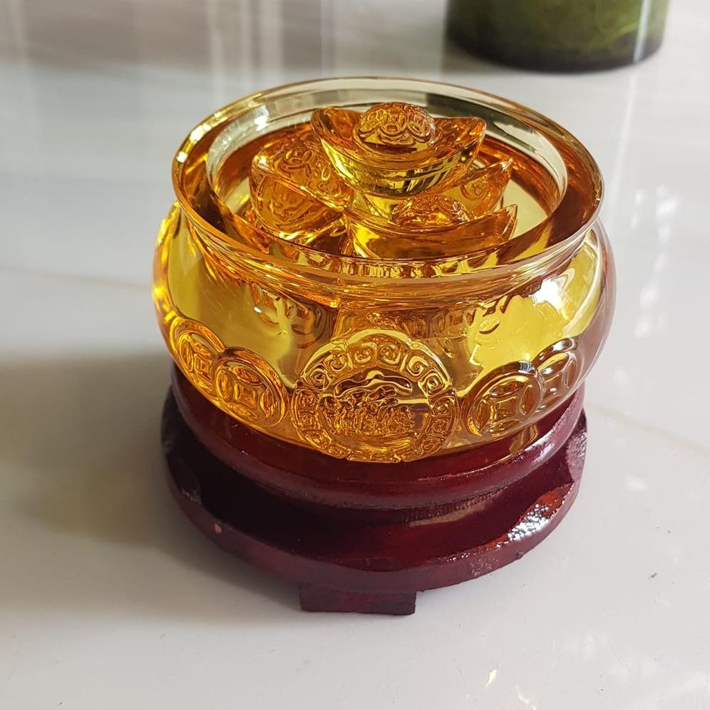 Tượng Phong Thủy Thố tụ tài mới màu vàng tài lộc 10 thỏi xiền vàng đá lưu ly tự nhiên đế gỗ size nhỏ vừa xinh đẹp đk 10cm x Cao 9cm cả đế x thố cao 5cm đặt bàn làm việc bàn thờ thần tài ạ