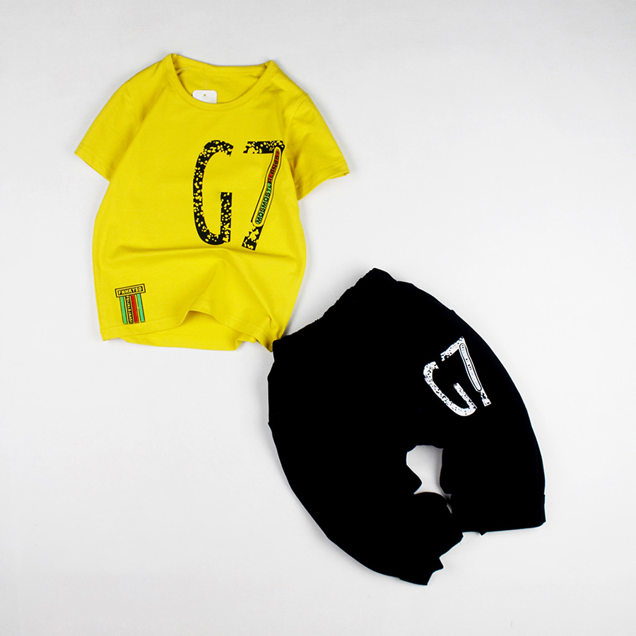 Set bộ áo thun in C7 và quần lửng cá tính cho bé trai 5-9 tuổi từ 20 đến 30 kg 02205-02208