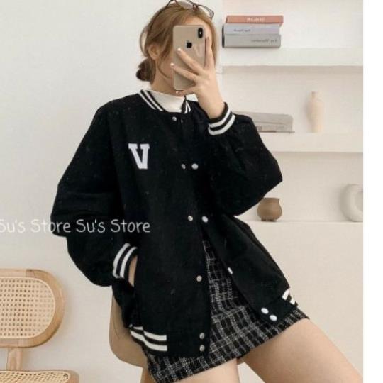 Áo khoác bomber nữ phối viền in chữ V năng động cá tính, trẻ trung
