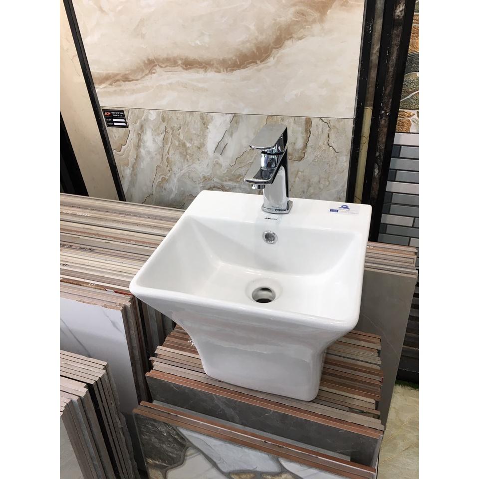 Combo Chậu lavabo rửa mặt treo tường liền chân vuông, kích thước nhỏ + vòi đồng đúc liền khối. Hàng cao cấp