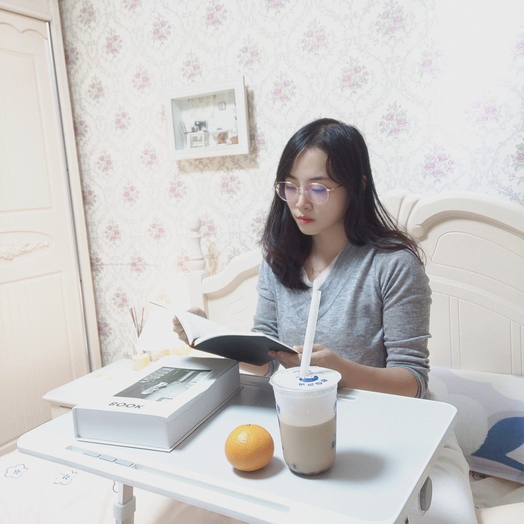 Bàn học gấp gọn thông minh ngồi giường tăng giảm chiều cao cổng USB giá đựng sách khe để ipad máy tính tiện lợi