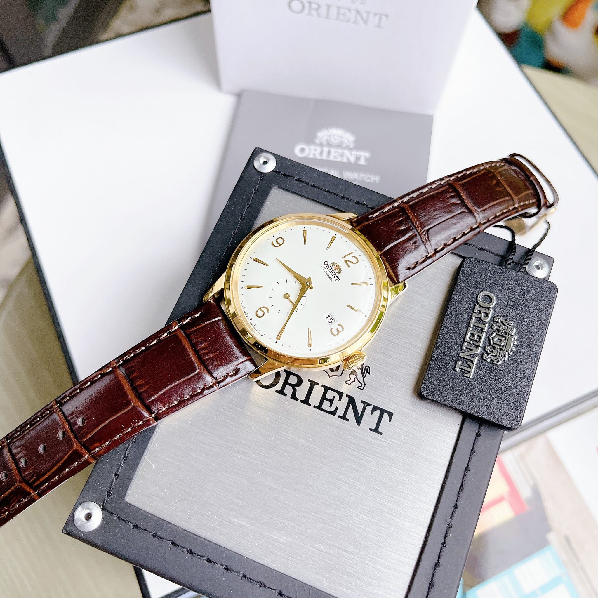 Đồng hồ nam dây da Orient RA-AP0004S10B