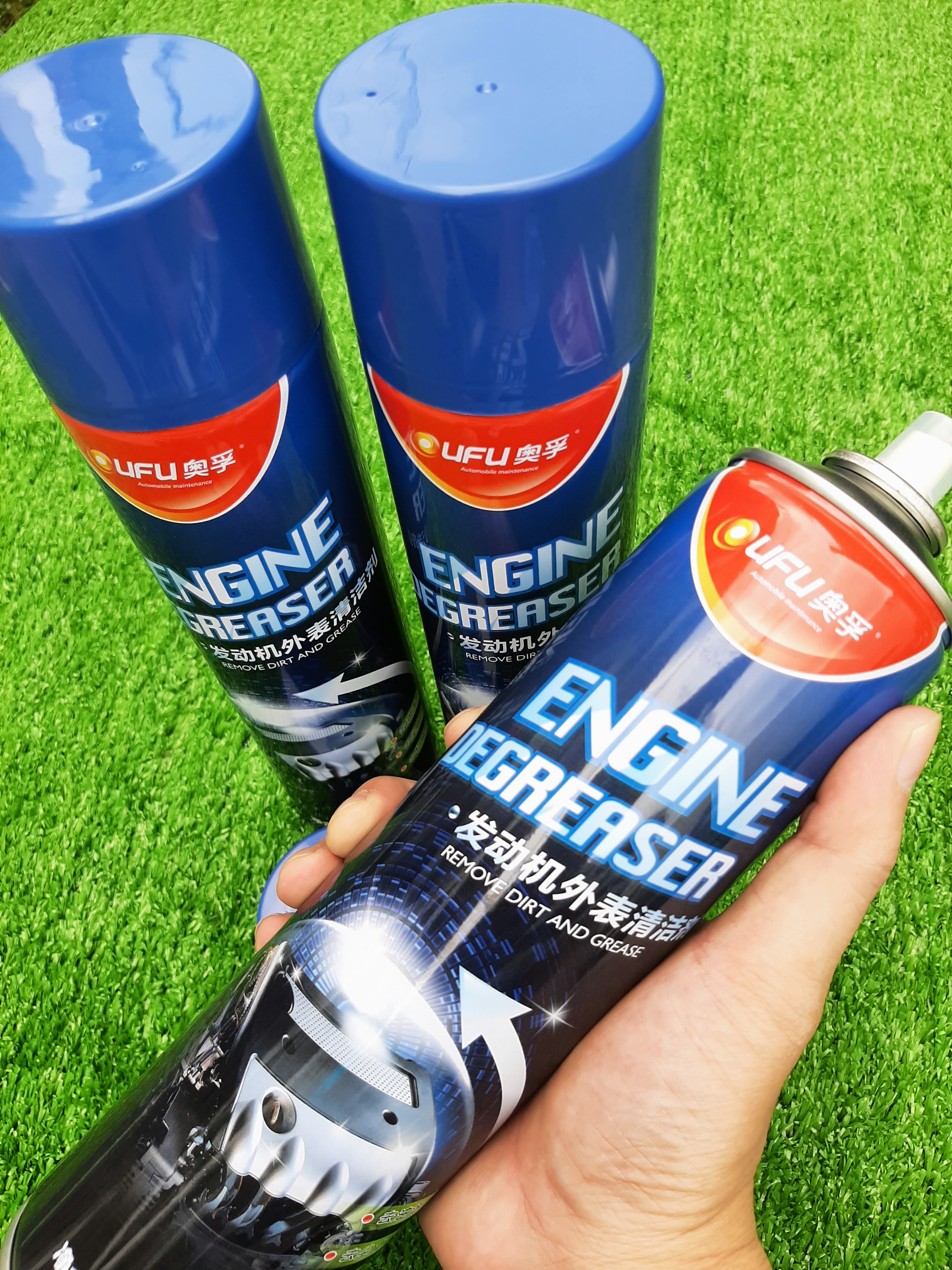 Chai Xịt Vệ Sinh Tẩy Rửa Động Cơ Ô Tô Xe Máy Oufu Engine Degreaser Loại Lớn 700ml