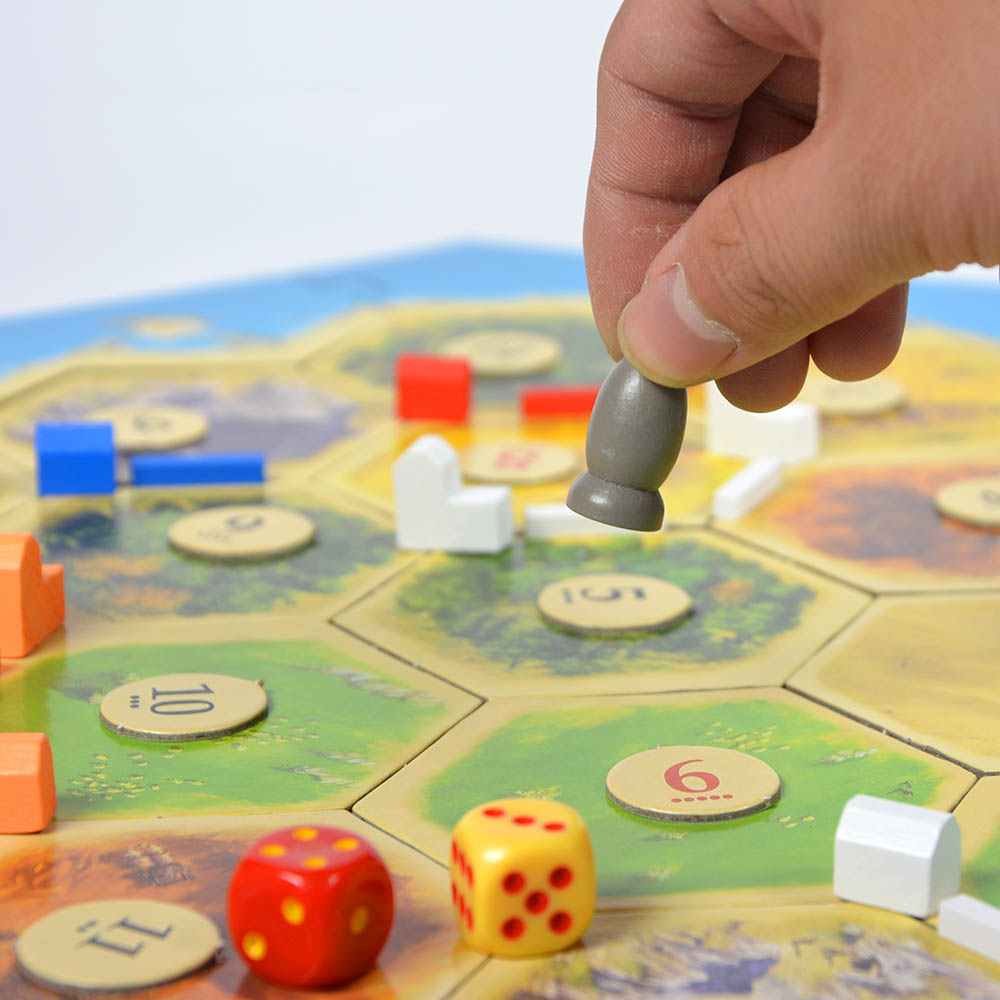 Boardgame chiến thuật thẻ bài hấp dẫn The Settlers of Catan