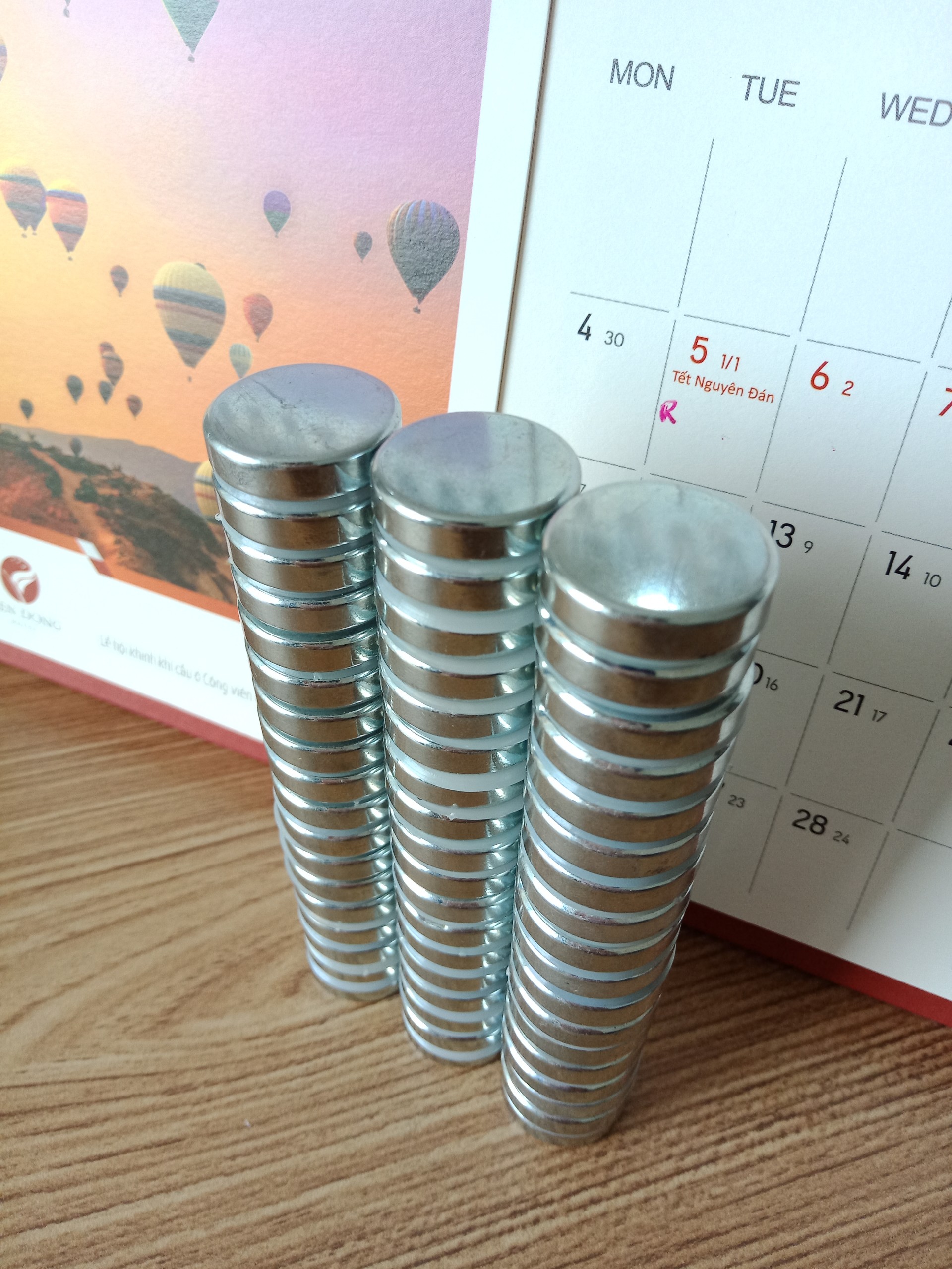 10 Viên Nam Châm Đất Hiếm Loại Tròn 20x5mm Mạ Kẽm Lực Từ N35 Cực Mạnh