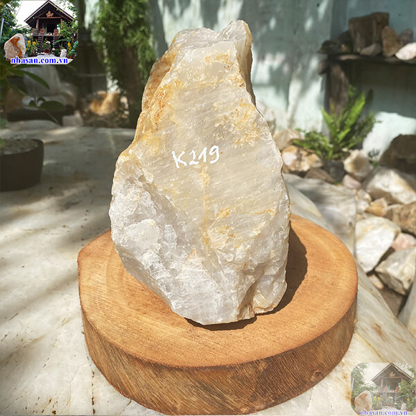 Đá thạch anh thô nguyên khối lột da trấn trạch - 7.5kg